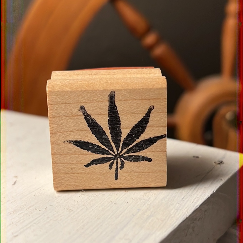 📌 4/$20 Hemp Leaf Rubber Stamp